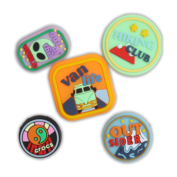 کالکشن جیبیتز طرح ون لایف برای تزئین کفش کراکس برند کوهبر