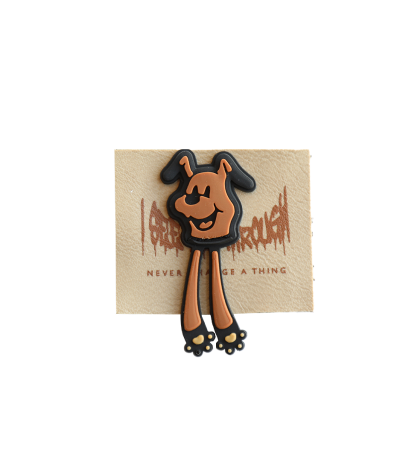 مارک لباس ترکیبی با جیبیتز طرح سگ اتیکت چرم و سیلیکون با کیفیت تولید کوهبر برای پوشاک عمده