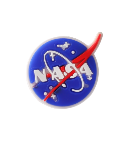 جیبیتز سیلیکونی با طرح لوگوی NASA به رنگ‌های قرمز، سفید و آبی، مناسب برای تزئین کفش کراکس و کیف نوجوانان و علاقه‌مندان به فضا