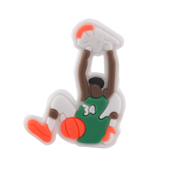 جیبیتز طرح بسکتبالیست در حال افتادن در تور بسکتبال سفید، مناسب تزئین کراکس و کیف‌های اسپرت