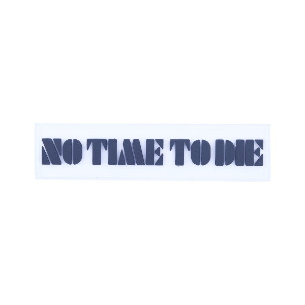 مارک ژلاتینی No Time to Die با تایپوگرافی سه‌بعدی و براق مناسب لباس و کیف – برند کوهبر