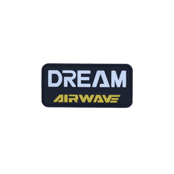 مارک ژله‌ای با نوشته dream روی پایه چرمی مشکی مخصوص دوخت روی لباس