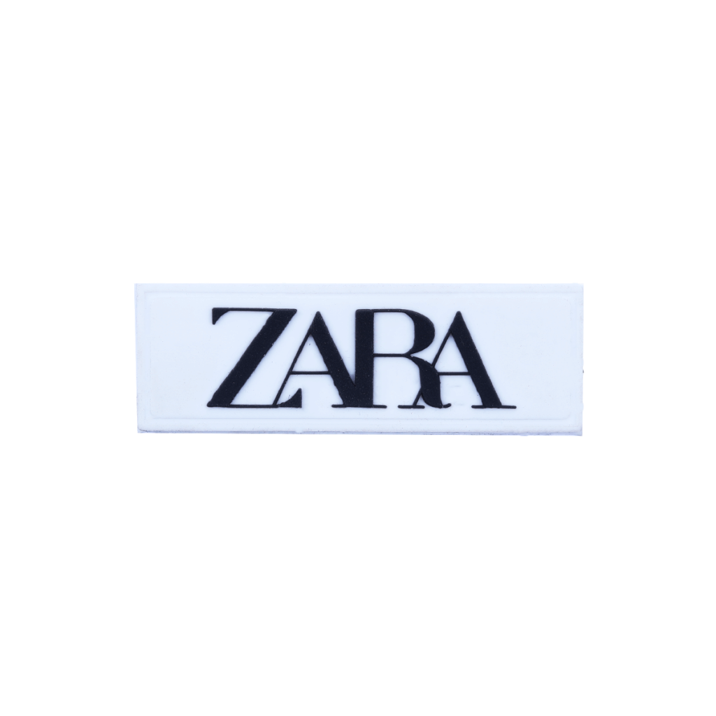 مارک ژلاتینی zara با طراحی مینیمال و سطح برجسته مناسب نصب روی پوشاک برند
