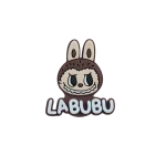 جیبیتز عروسک لبوبو و نوشته Labubu خرید از تولید کننده محصول برند کوهبر مناسب استفاده به عنوان خرجکار پوشاک