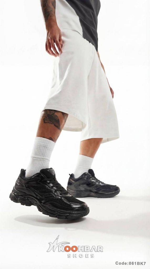 saucony black3 post.png